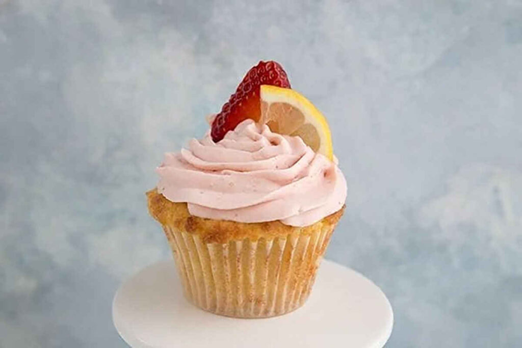 STRAWBERRY LEMONADE CUPCAKES