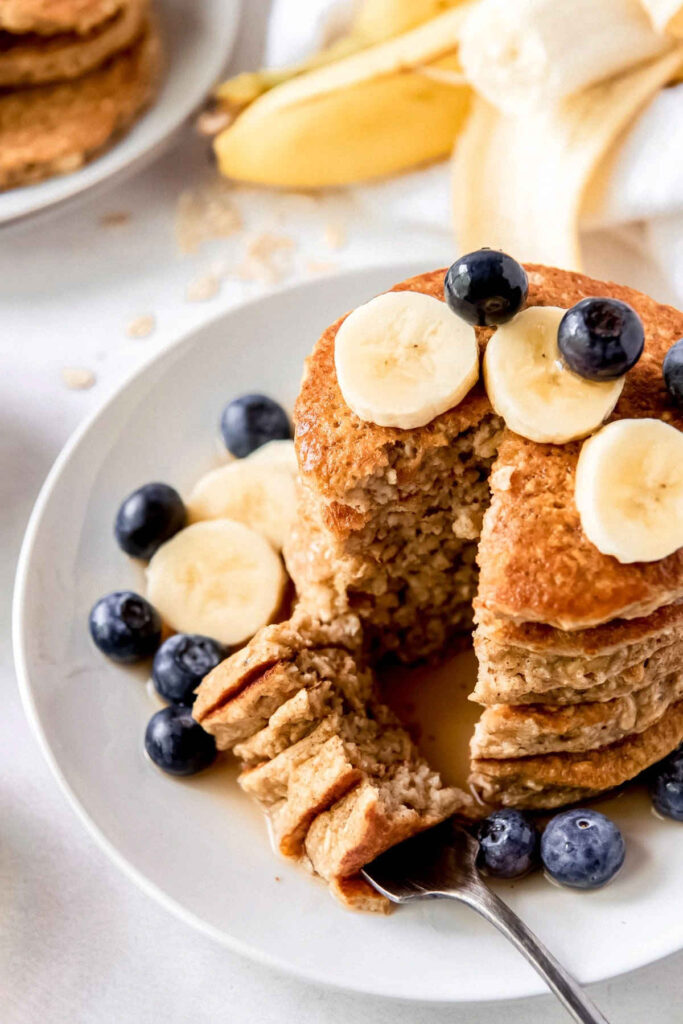 banana oatmeal pancakes